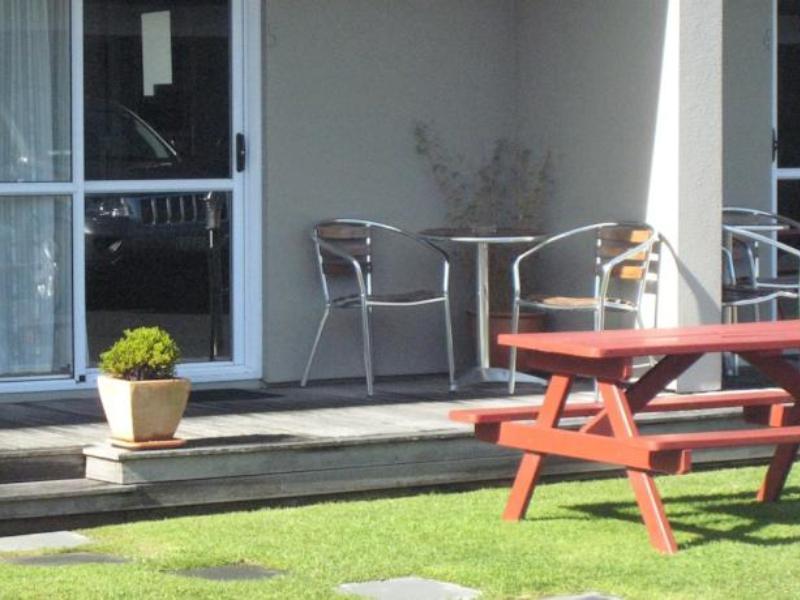 Buller Court On Palmerston Westport Exterior photo